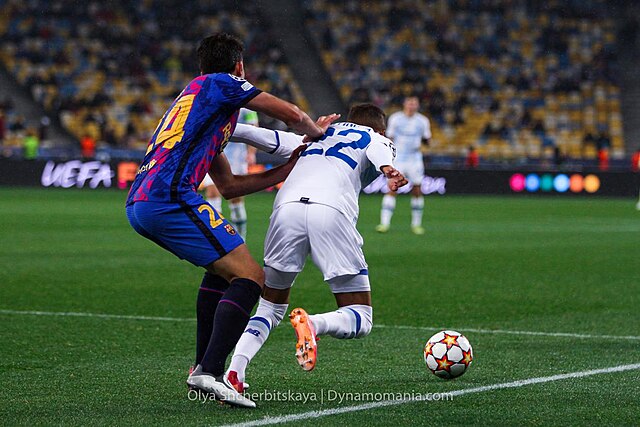 PSG Eric Garciaga ko‘z tikdi: “Barcelona” himoyachisi Parij sari yo‘l oladimi?